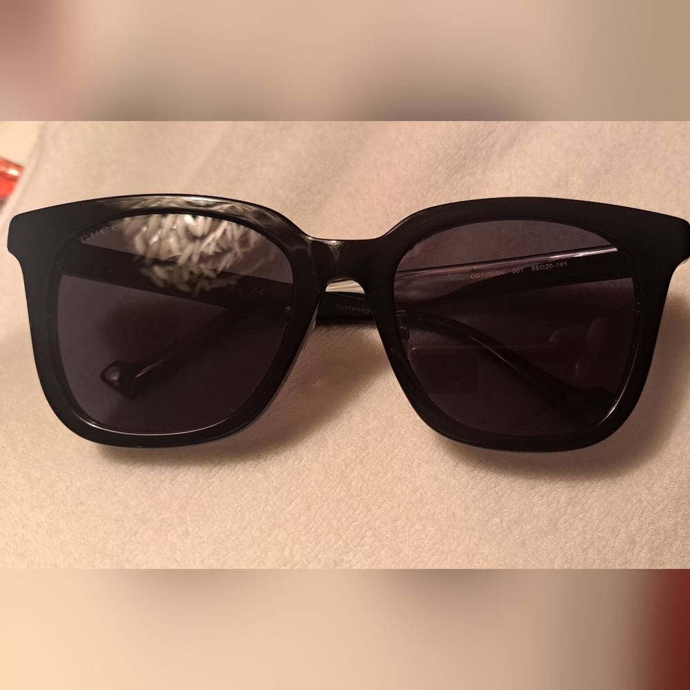 Gucci Black and Gold Sunglasses